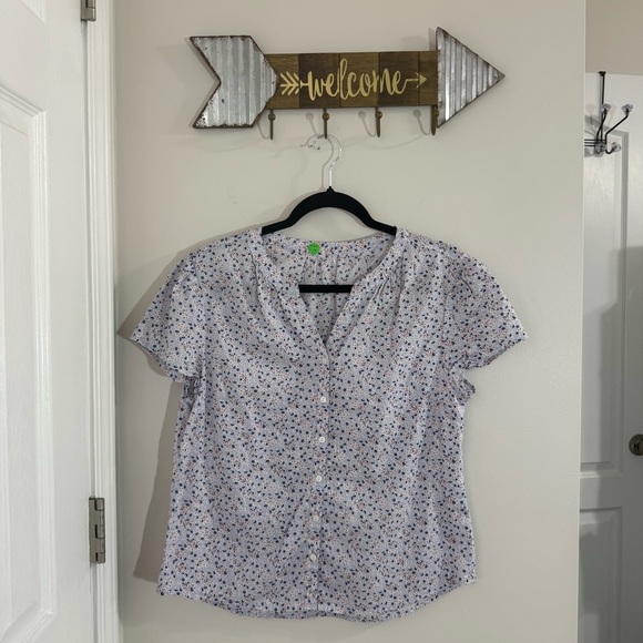 Tops - Floral Button-Up Blouse